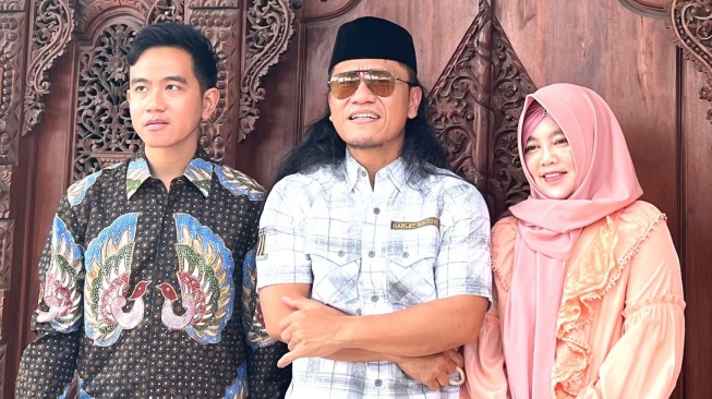 Wakil presiden terpilih Gibran Rakabuming Raka menemui Pimpinan Pondok Pesantren Ora Aji Sleman, Miftah Maulana Habiburrahman alias Gus Miftah, di kediamannya, Purwomartani, Kalasan, Kabupaten Sleman, Selasa (26/3/2024) pagi tadi. (Istimewa).