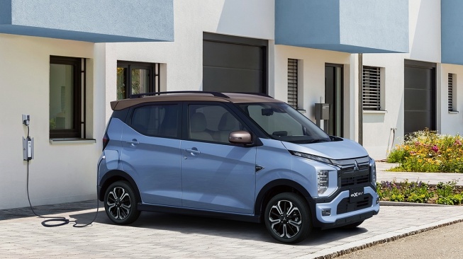 Mitsubishi Umumkan Produksi 100 Ribu Unit Mobil LIstrik eK X EV Hasil Kolaborasi dengan Nissan