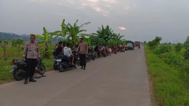 Momen Polisi Bikin Puluhan Remaja Hendak Balapan Liar di Kendal Kocar-kacir