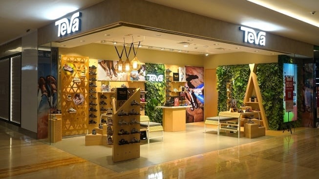 Buka Store Perdana di Plaza Indonesia, Teva Jadi Guide Modern Outdoor Tanah Air