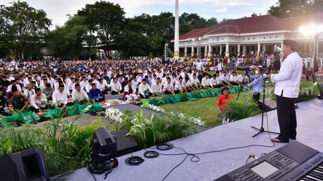 Puluhan Ribu Warga Bone Meriahkan Ramadan Berbagi Bahagia di Lapangan Merdeka