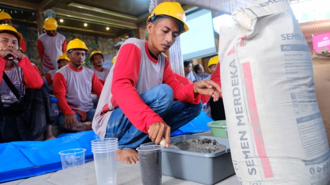 Tingkatkan Kompetensi Tukang Bangunan di Area Rembang, SIG dan Semen Gresik Gelar Temu Pelanggan Hingga Bimbingan Teknis