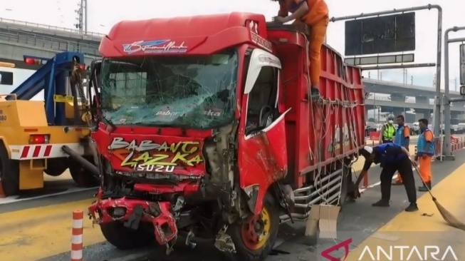 Pengakuan Korban Kecelakaan Gerbang Tol Halim Utama: Mobil Saya Hancur