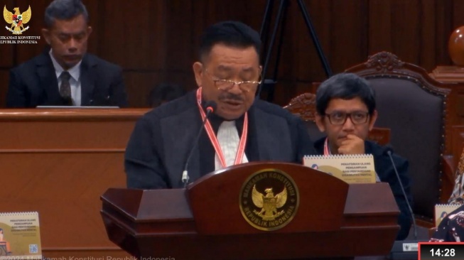 Wakil Ketua Tim Pembela Prabowo Subianto-Gibran Rakabuming Raka, Otto Hasibuan saat sidang PHPU sengketa Pilpres 2024 di gedung Mahkamah Konstitusi, Kamis (28/3/2024). (bidik layar video)