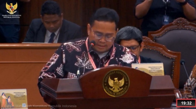 Kasus Presiden Bagikan Bansos di Depan Spanduk Prabowo-Gibran, Bawaslu Bela Jokowi: Tidak Langgar Netralitas!