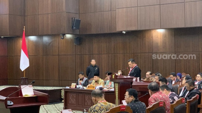 Sidang lanjutan gugatan sengketa Pilpres 2024 di Mahkamah Konstitusi. (Suara.com/Rakha)