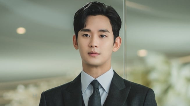 Bintangi Queen of Tears, Gaji Kim Soo Hyun Disebut Lebih Rendah Dibandingkan 2021