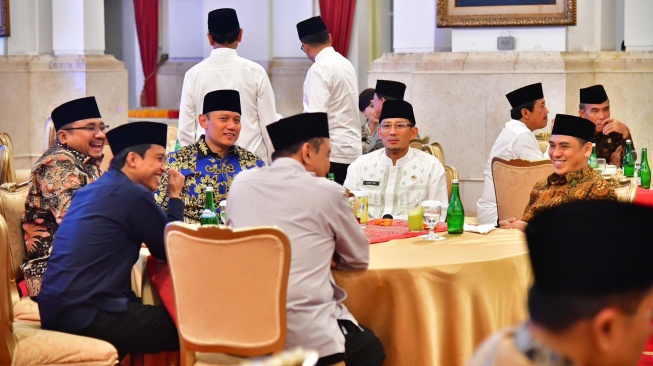 AHY Pamer Buka Puasa Bareng Jokowi, Publik: Mohon Kemewahan Jangan Diumbar