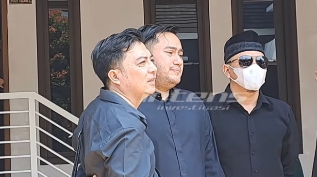 Tangis Nassar saat Almarhum Ayah hendak Disalatkan