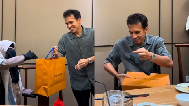 Egy Maulana Vikri Dapat Hadiah dari Ummi Pipik Usai Menang Bela Timnas Lawan Vietnam (TikTok)