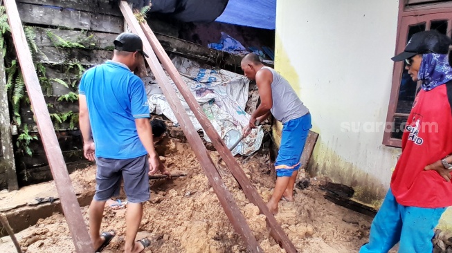 Hujan Deras Guyur Balikpapan, Rumah Warga Longsor, Kerugian Capai Rp 50 Juta!