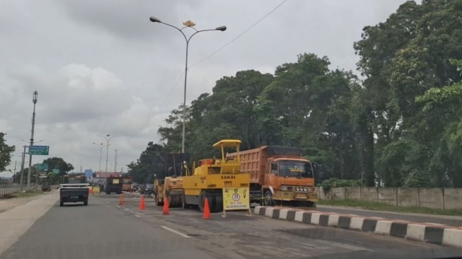 Jelang Idul Fitri, Pemprov Lampung Fokus Perbaiki Jalan Jalur Pariwisata