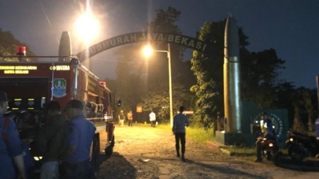 8 Bunker Diduga Meledak di Kebakaran Gudang Peluru, Warga Sekitar Dievakuasi