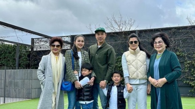 Potret kebersamaan ibu Sandra Dewi dan ibu Harvey Moeis (Instagram)