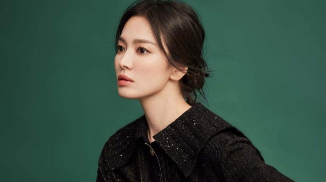 Song Hye Kyo Ditawari Peran dari Penulis Drama That Winter, The Wind Blows