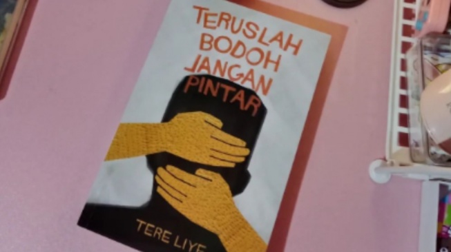 Ulasan Novel Teruslah Bodoh Jangan Pintar: Kritik terhadap Proyek Tambang