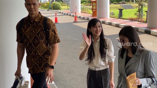 Lagak Santai Sandra Dewi Diperiksa Kejagung Dicibir: Nggak Tahu Malu, Harusnya Nunduk!