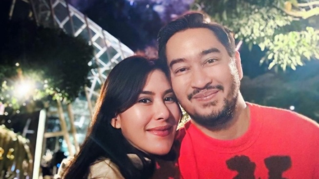 Syahnaz Sadiqah dan Jeje Govinda. (Instagram/@syahnazs)