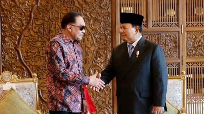 Pertemuan Menteri Pertahanan (Menhan) RI Prabowo Subianto dengan Perdana Menteri Malaysia Anwar Ibrahim di Kantor PM Malaysia, Gedung Perdana Putra, Putrajaya, Kamis (4/4/2024). (Dok. Media Prabowo)