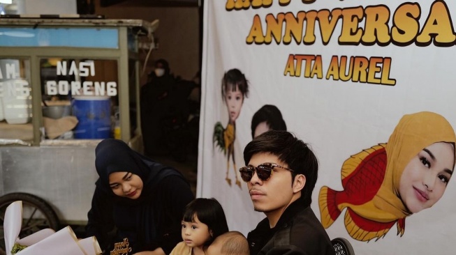 Wedding anniversary Atta Halilintar dan Aurel Hermansyah. (Instagram)