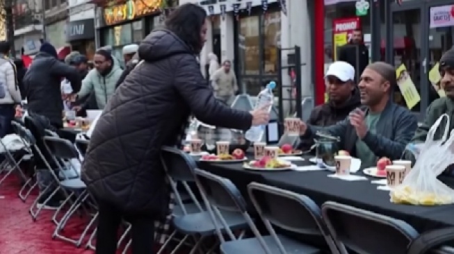 Warga Belgia Pajang Meja Makan 2 Km, Rayakan Paskah Bareng Berbuka Bersama