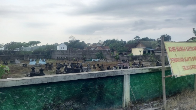 Pembangunan Tol Jogja-Solo Hilangkan Makam, Warga Bayen Minta Kejelasan Relokasi