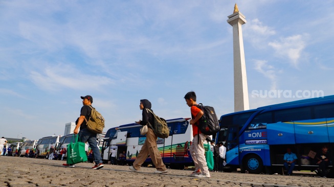 Aman dan Nyaman, Warga Antusias Ikut Mudik Gratis Lebaran di Monas