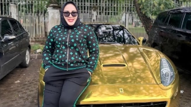 Mobil Mewah Mira Hayati. (Instagram/@mirahayati29)