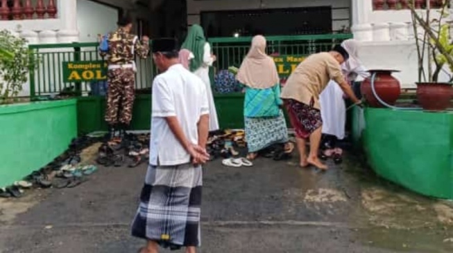 Viral Jamaah Aolia Lebaran Lebih Dahulu, MUI Sebut Metodologinya Tidak Rasional