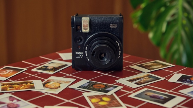 Fujifilm Luncurkan Premium Instax Mini 99 TM