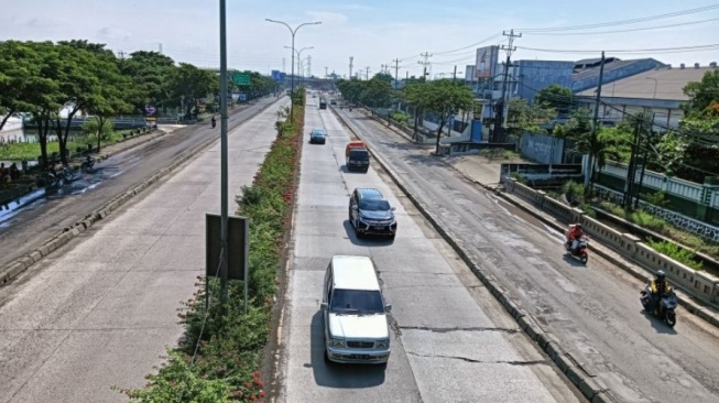 Kondisi Jalur Pantura Kaligawe Semarang pada H-2 Lebaran Mulai Kering, Begini Kondisinya