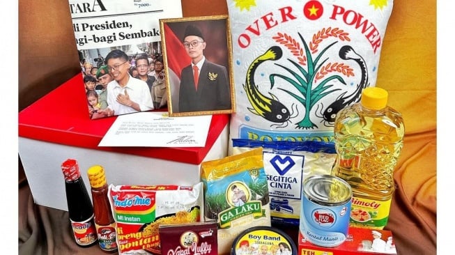 YouTuber Aulion Bikin Hampers Bertemakan Presiden Bagi-Bagi Sembako, Kreatif Banget!