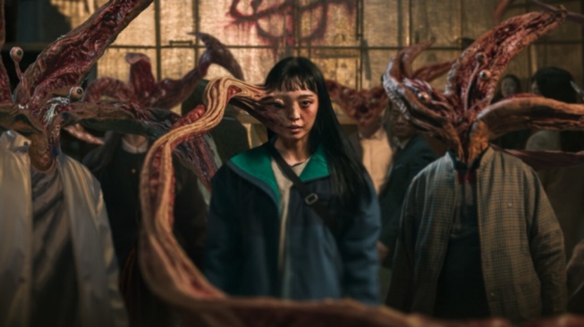 5 Perbedaan Heidi dengan Parasit Lain di Serial Netflix 'Parasyte: The Grey'