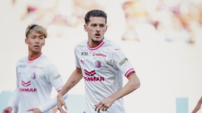 Dikabarkan Balik ke Wolves, Justin Hubner Menghilang dari Skuad Cerezo Osaka