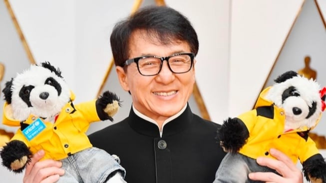 Genap Berusia 70 Tahun, Jackie Chan Minta Jangan Khawatirkan Kesehatannya