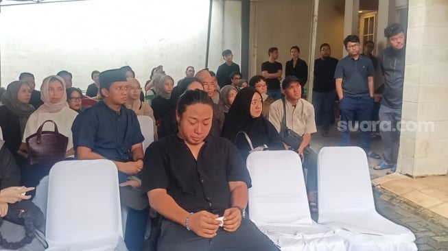 Suasana di rumah duka Babe Cabita di kawasan Ciputat, Tangerang Selatan pada Selasa (9/4/2024). [Suara.com/Rena Pangesti]