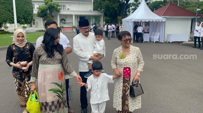 Jokowi Open House Lebaran, Menteri Hingga Warga Mulai Berdatangan Ke Istana Negara