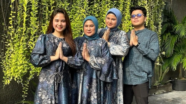 Outfit Lebaran Keluarga Artis (instagram/tissabiani)