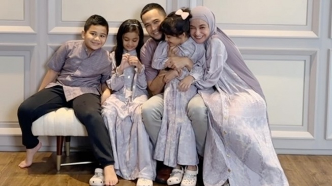 Outfit Lebaran Keluarga Artis (instagram/shireensungkar)