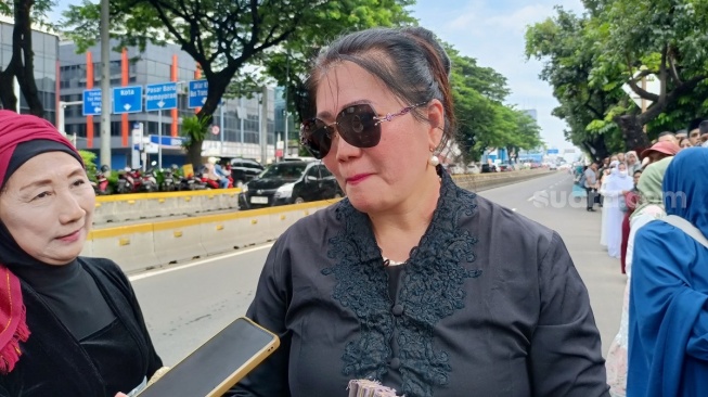 Datang Dari Cengkareng, Imelda Rela Berjam-jam Antre Di Open House Jokowi, Alasannya?