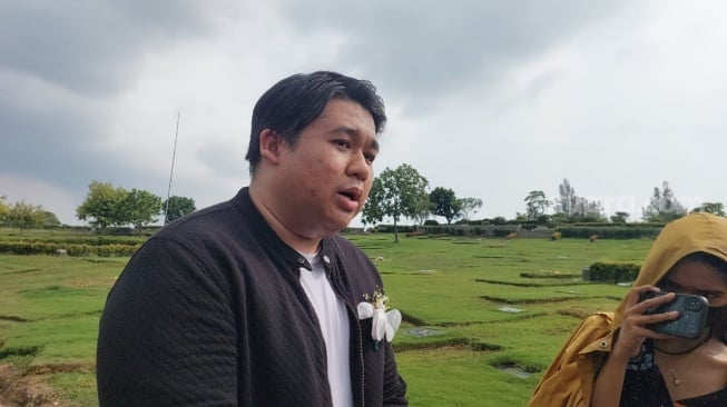 Glen Imanuel Sanjaya, pacar Melitha Sidabutar di San Diego Hills, Karawang, Jawa Barat pada Kamis (11/4/2024). [Suara.com/Rena Pangesti]