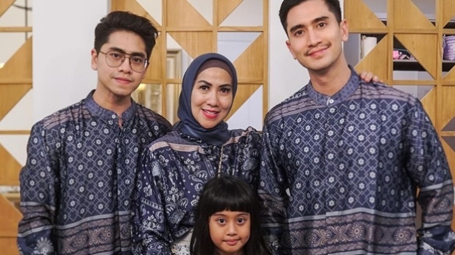 10 Artis Lebaran Tanpa Pasangan, Tetap Bahagia Bersama Keluarga dan ...