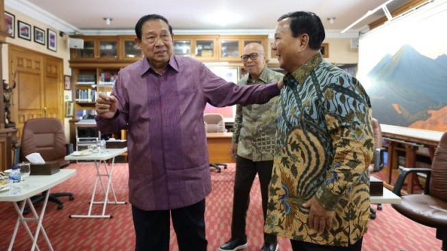 Safari Politik Prabowo saat Lebaran Dipuji Demi Rekonsiliasi Nasional