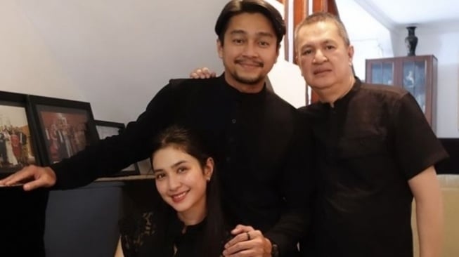 Artis Non Muslim Ikut Rayakan Idul Fitri (instagram/devamahenra)