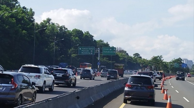 Puncak Padat Merayap di H+3 Lebaran, Contraflow Diterapkan