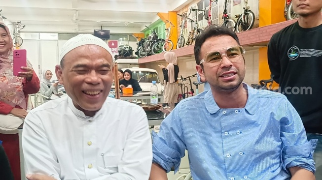 Raffi Ahmad di Jagakarsa, Jakarta Selatan pada Sabtu (13/4/2024). [Suara.com/Rena Pangesti]