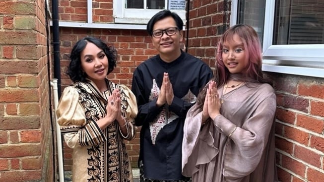 Artis Rayakan Lebaran di Luar Negeri (Instagram/@dewigita01)