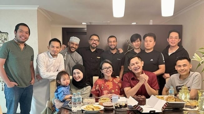 Artis Rayakan Lebaran di Luar Negeri (Instagram/@fitricarlina)