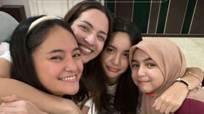 Anak Marshanda dan Nia Ramadhani, Sienna Kasyafani dan Mikayla Bakrie. (Tiktok)