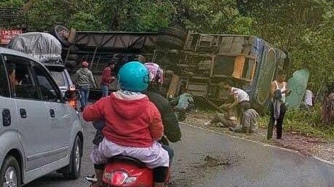 Kapolda Sumbar Desak Sopir ALS yang Kabur Usai Kecelakaan di Jalur Padang-Bukittinggi Serahkan Diri